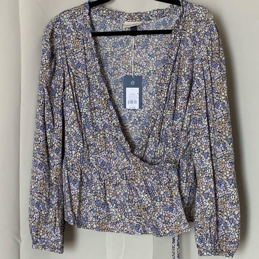 NWT Floral Print Balloon Sleeve Wrap V-neck Top
